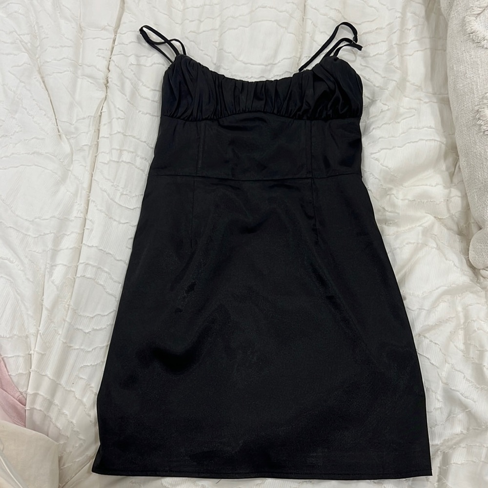 Black mini dress from Isabelle’s cabinet (Sky to Moon)